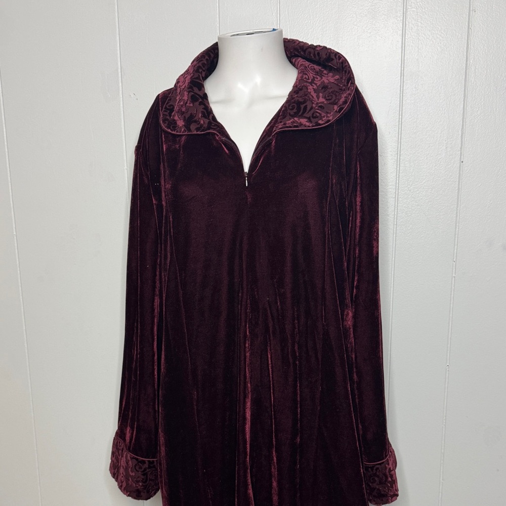 Plush Velvet Robe in Wine